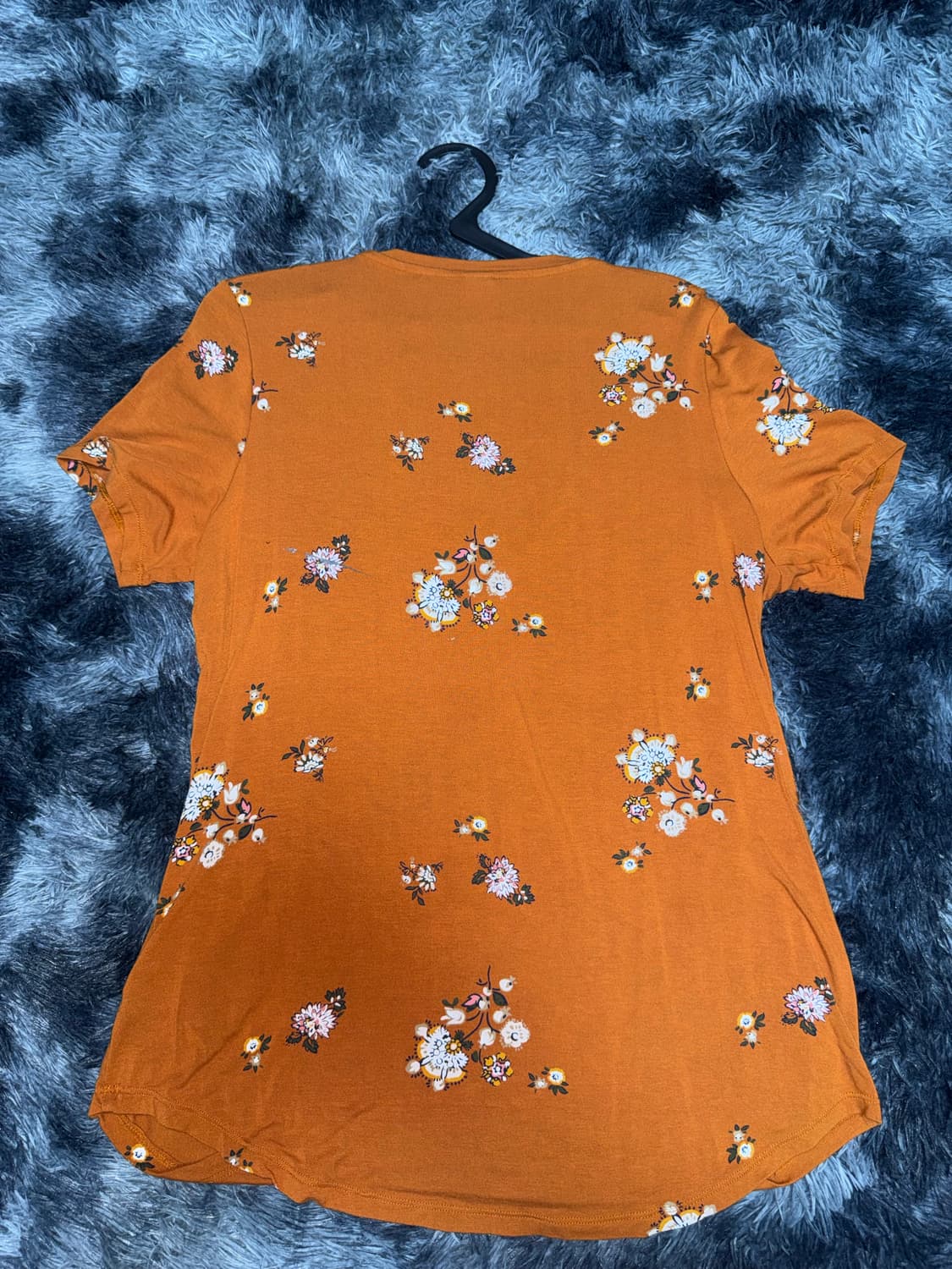 오렌지 브라운 패턴 프린트 V넥 반팔 | VKEI 계열 상품이미지2