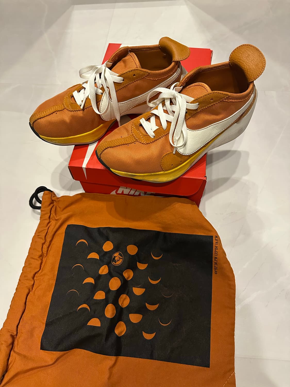 [270]나이키 문레이서 모나크 상품이미지1