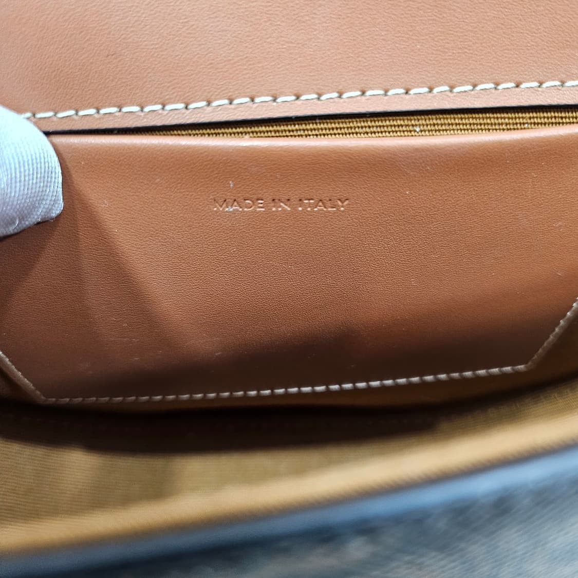 [정품] 셀린느 퀴르 트리옹프 베사체 반달 백 상품이미지6