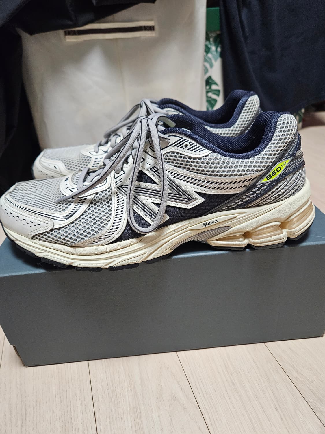 뉴발란스860v2 네이비 275 상품이미지4