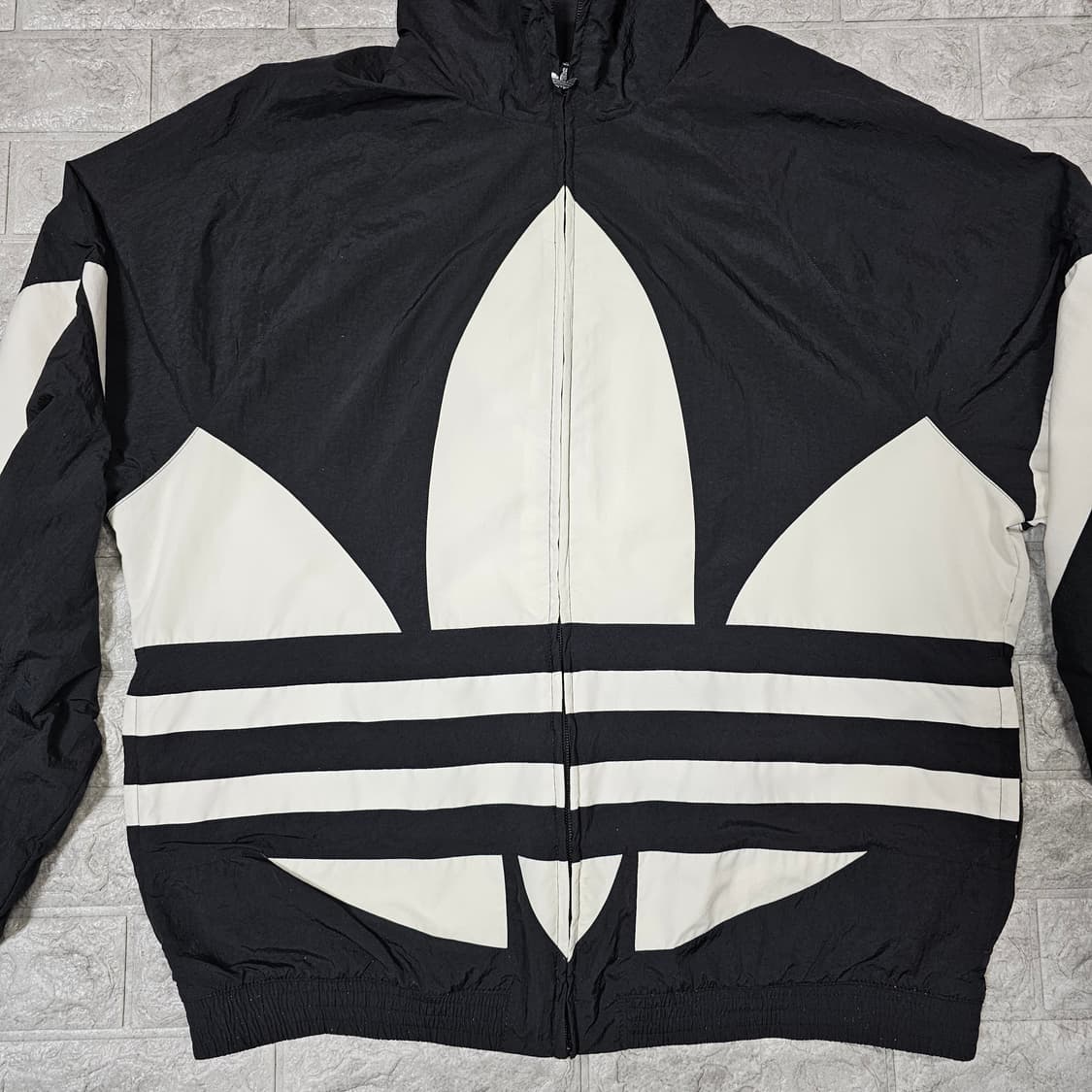 아디다스 빅로고 바람막이 2XL 상품이미지3