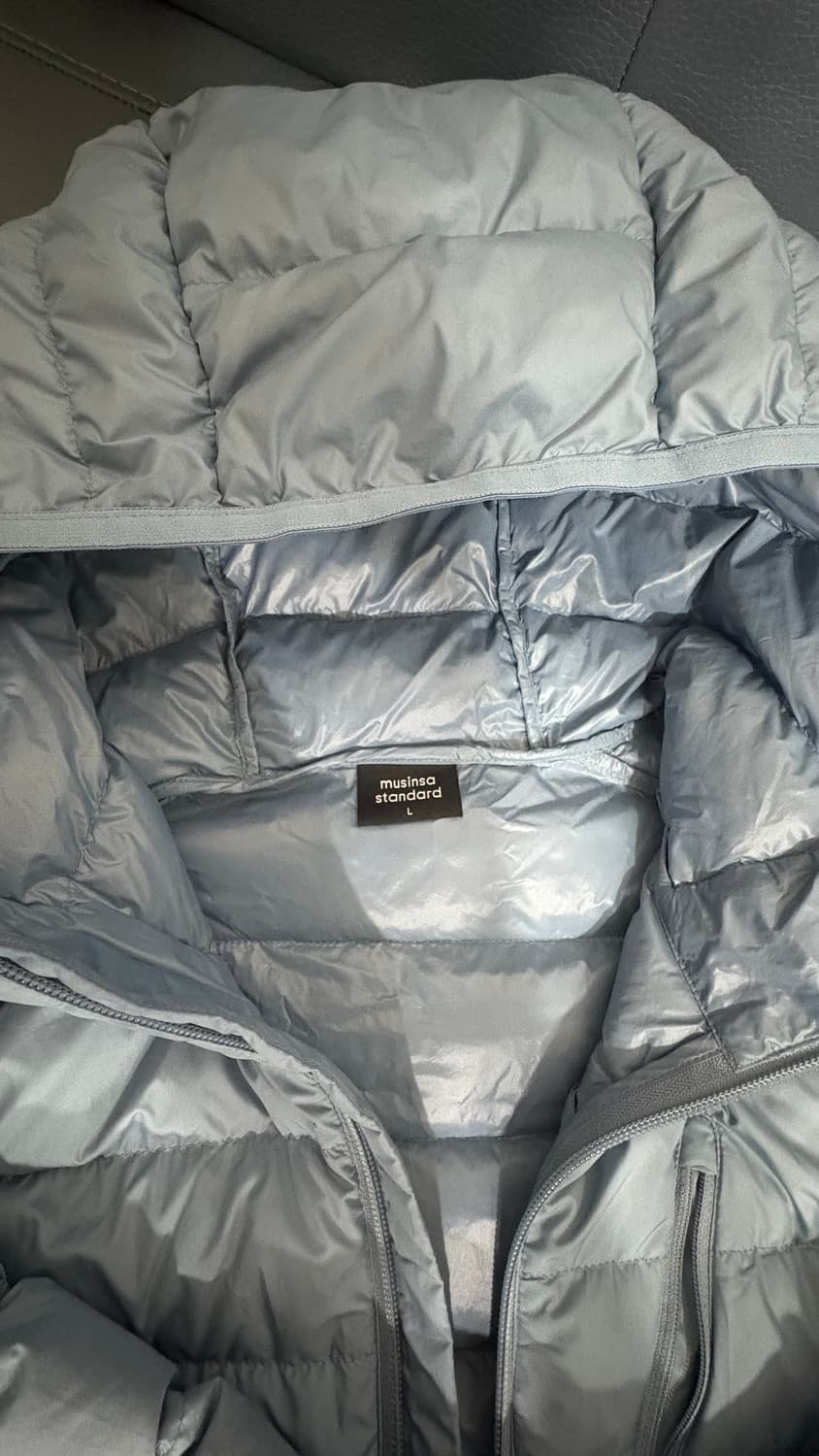 무신사 스탠다드 시티 레저 후디드 라이트 다운 재킷 문 블루 경량패딩 상품이미지3