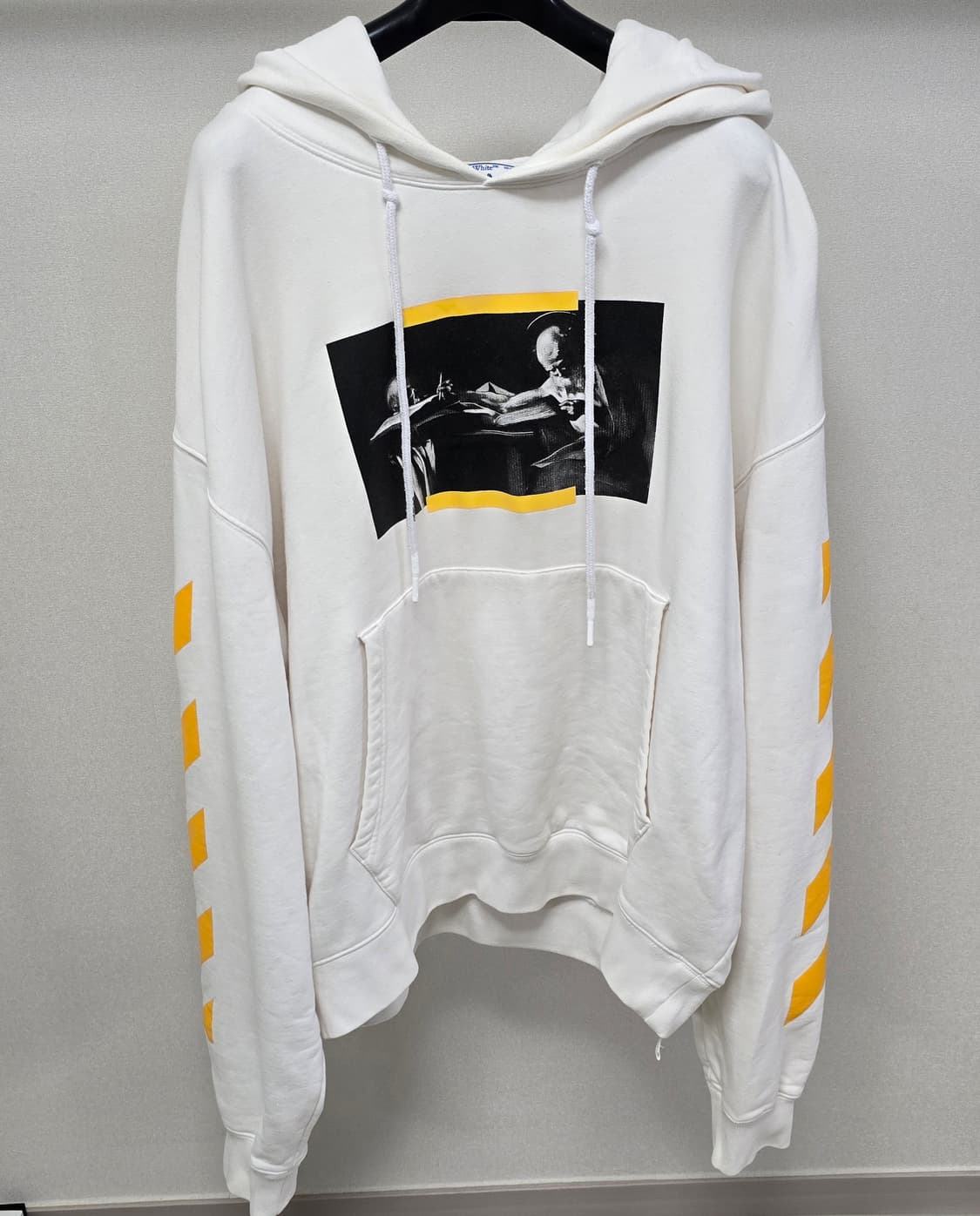 오프화이트 카라바조 후드티 xl사이즈 105 판매 상품이미지1