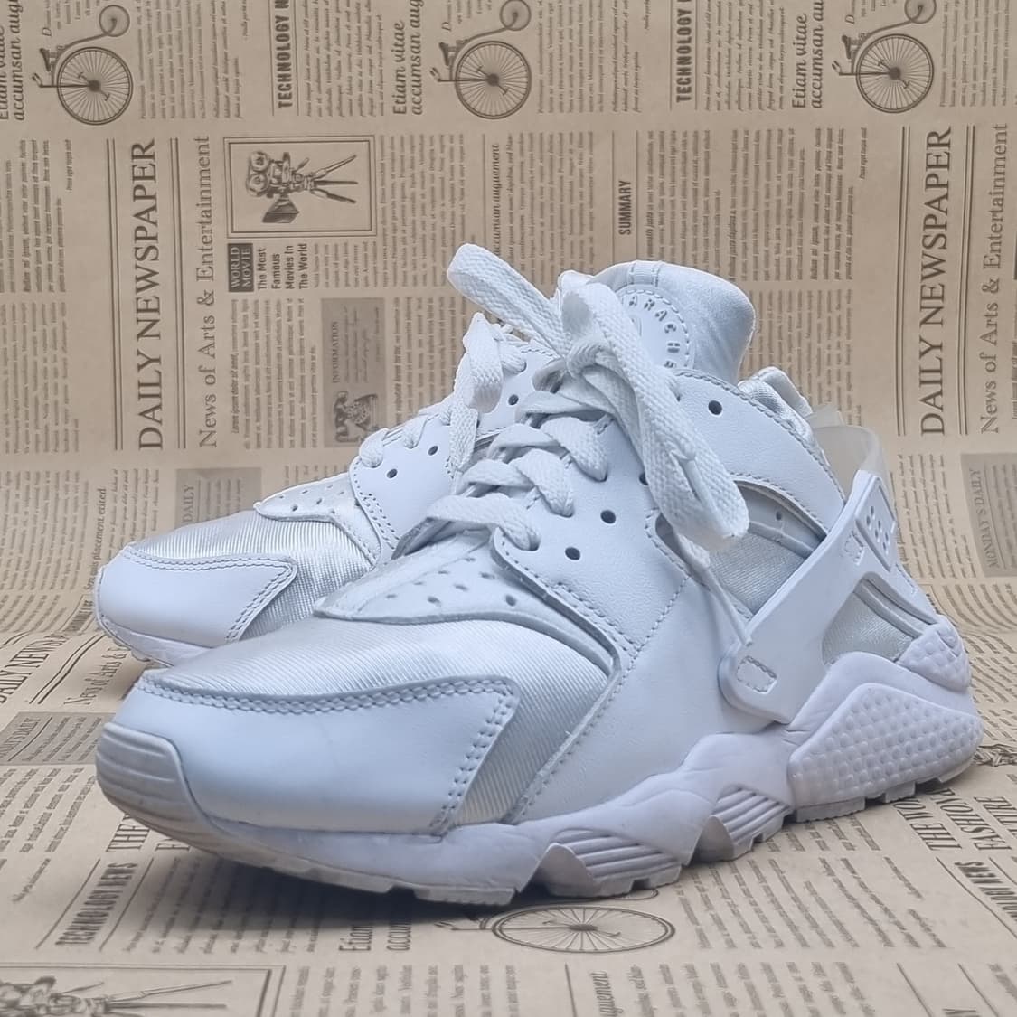 나이키 에어 허라취 여성운동화 실사이즈235 상품이미지1