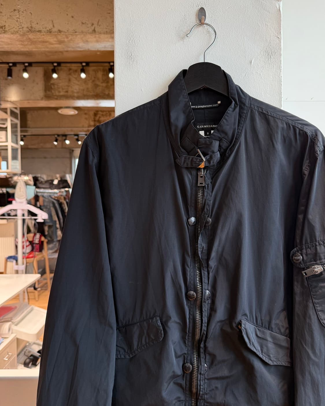 가리오네 블랙 나일론혼방 자켓 상품이미지4