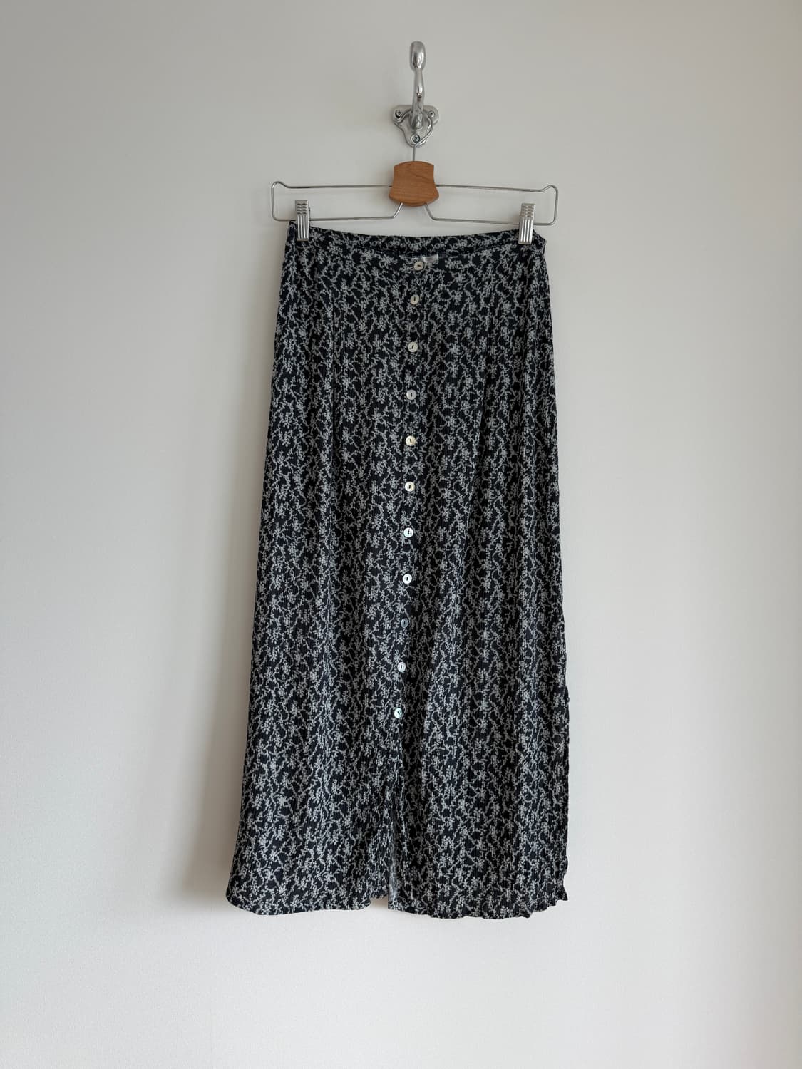 JONES NEW YORK 버튼업 롱 스커트(자개단추) 상품이미지1