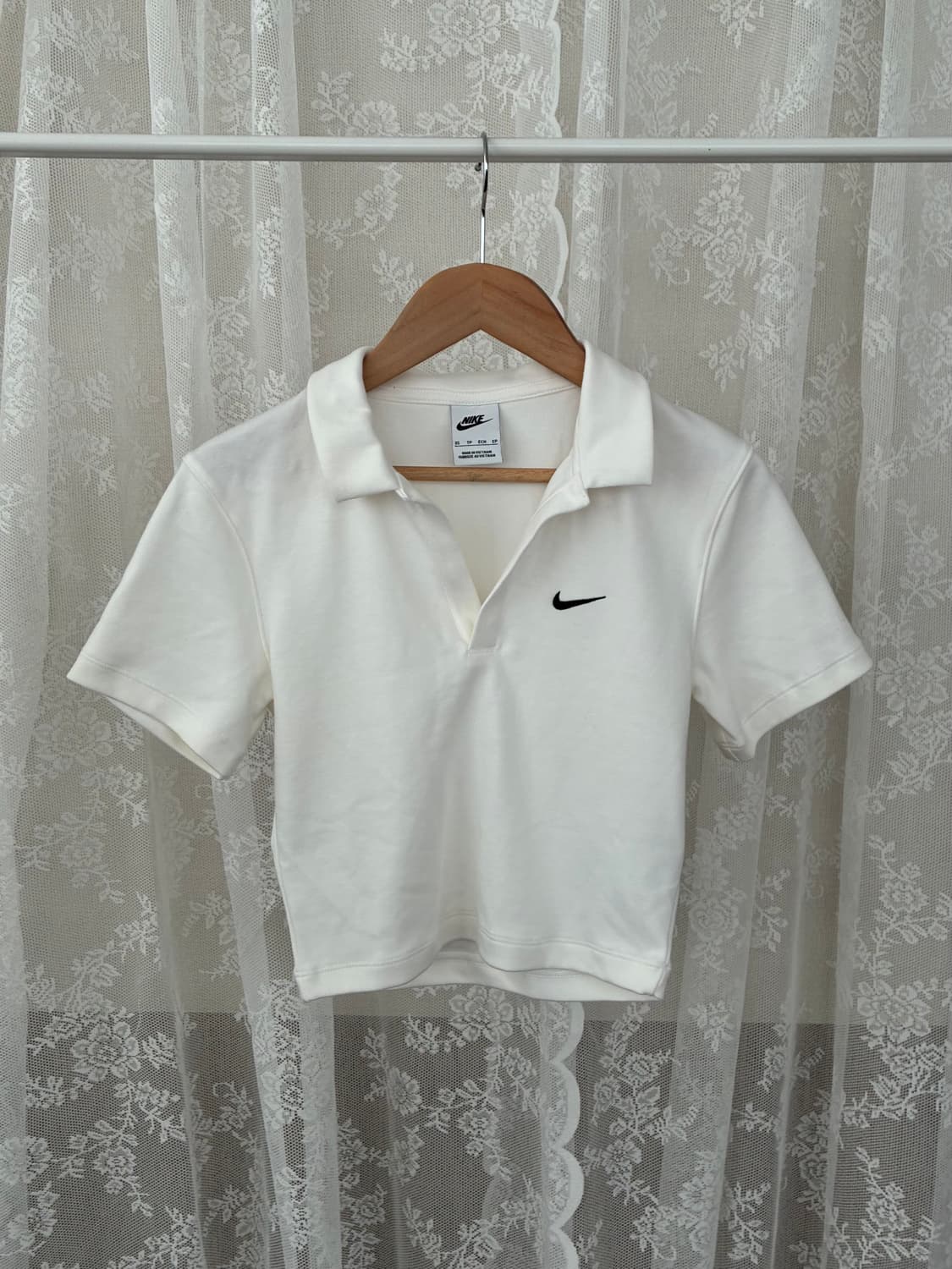 XS) 나이키 우먼 에센셜 크롭 반팔 카라티 상품이미지1