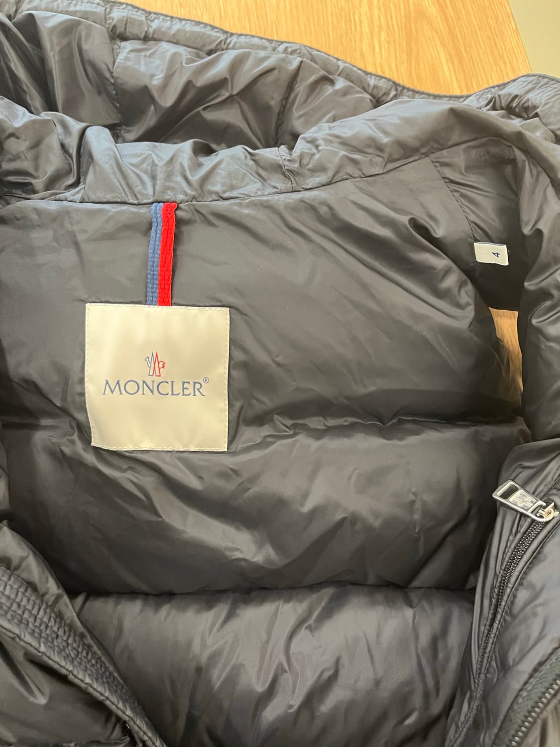 [백화점판] (4) 몽클레어 패딩조끼 상품이미지2