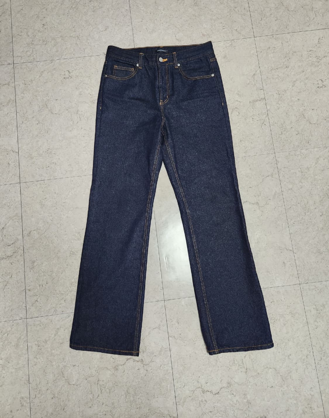 오더아카이브 세미 플레어진 팝니다. 상품이미지1