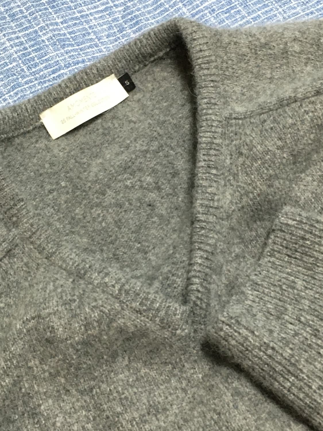 아모멘토 라쿤 브이넥 차콜 S 상품이미지2