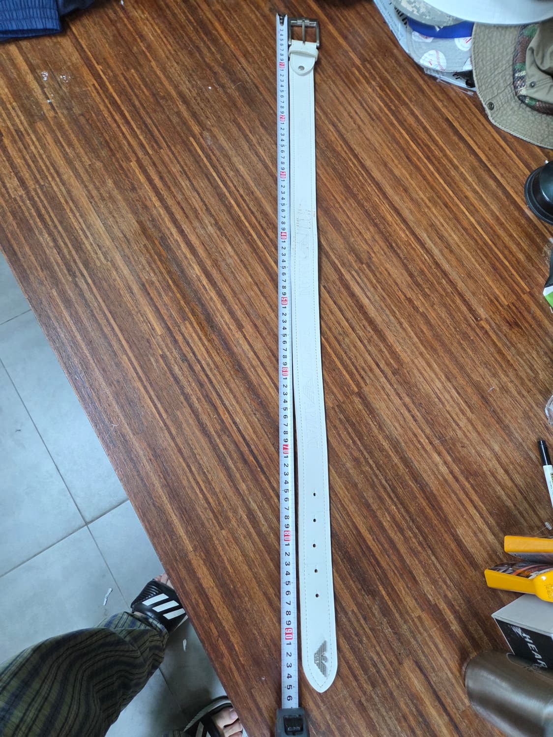 엠프리오 아르마니 레터링 화이트 가죽벨트 96cm 상품이미지5