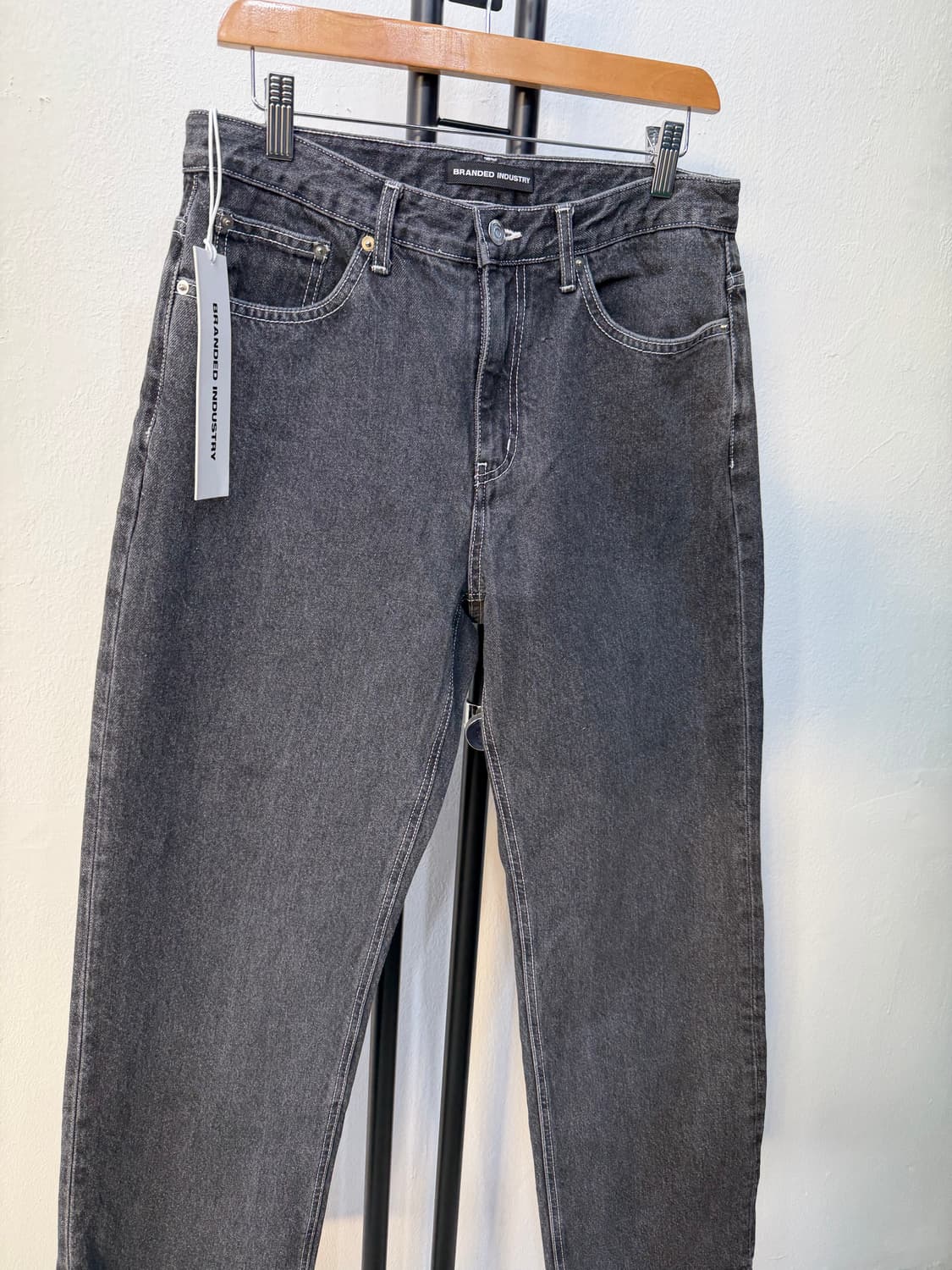 새제품) 브랜디드인더스트리 데님 팬츠 블랙 30 상품이미지2