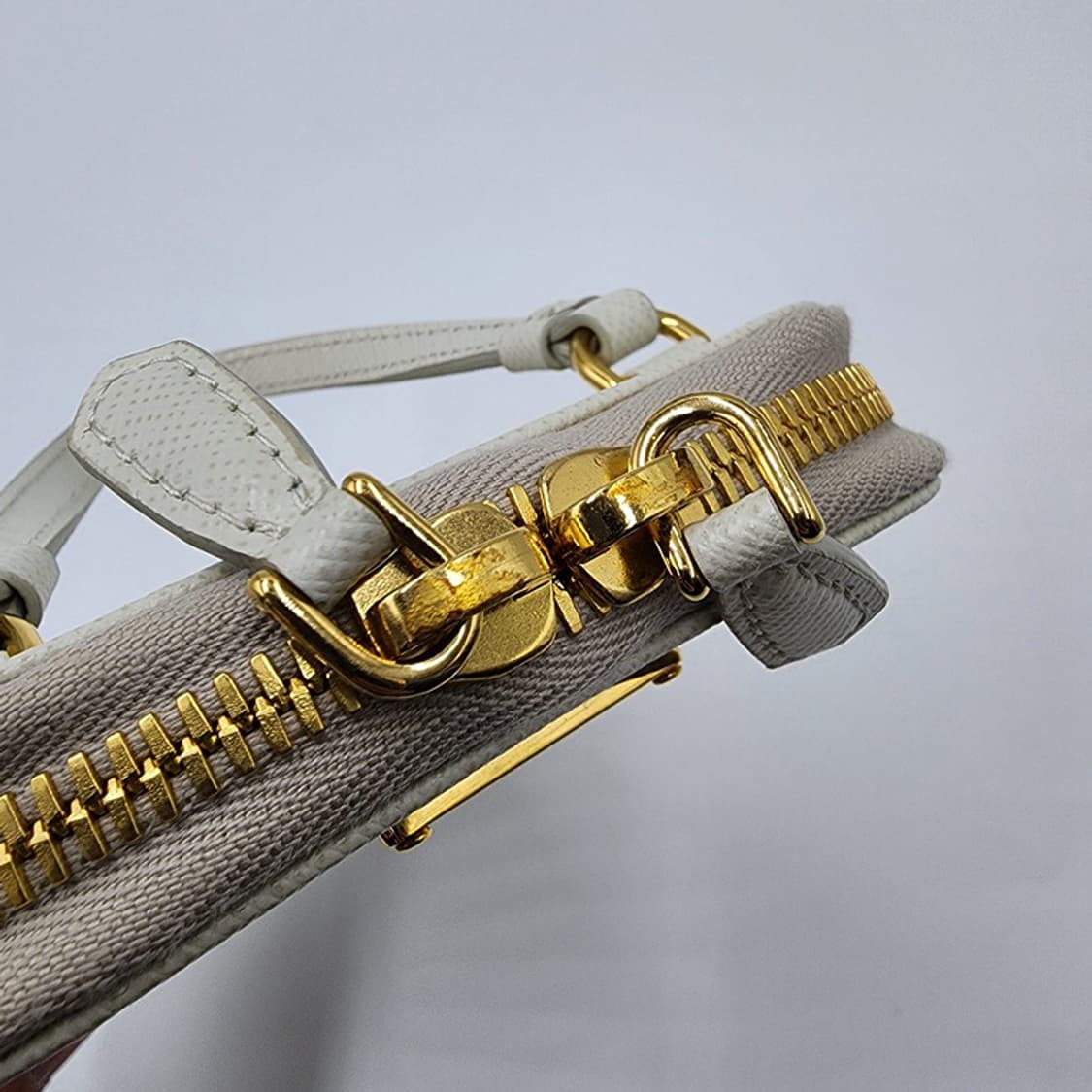 프라다 화이트 사피아노 미니 크로스백 1bp027 상품이미지7