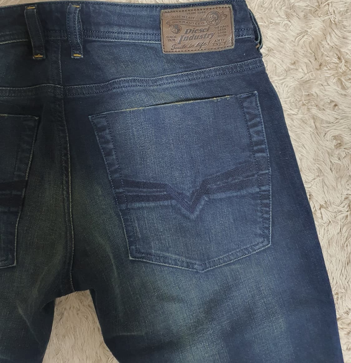 디젤 부츠컷 데님 상태좋고 깨끗 해요.사이즈 여 32 상품이미지6