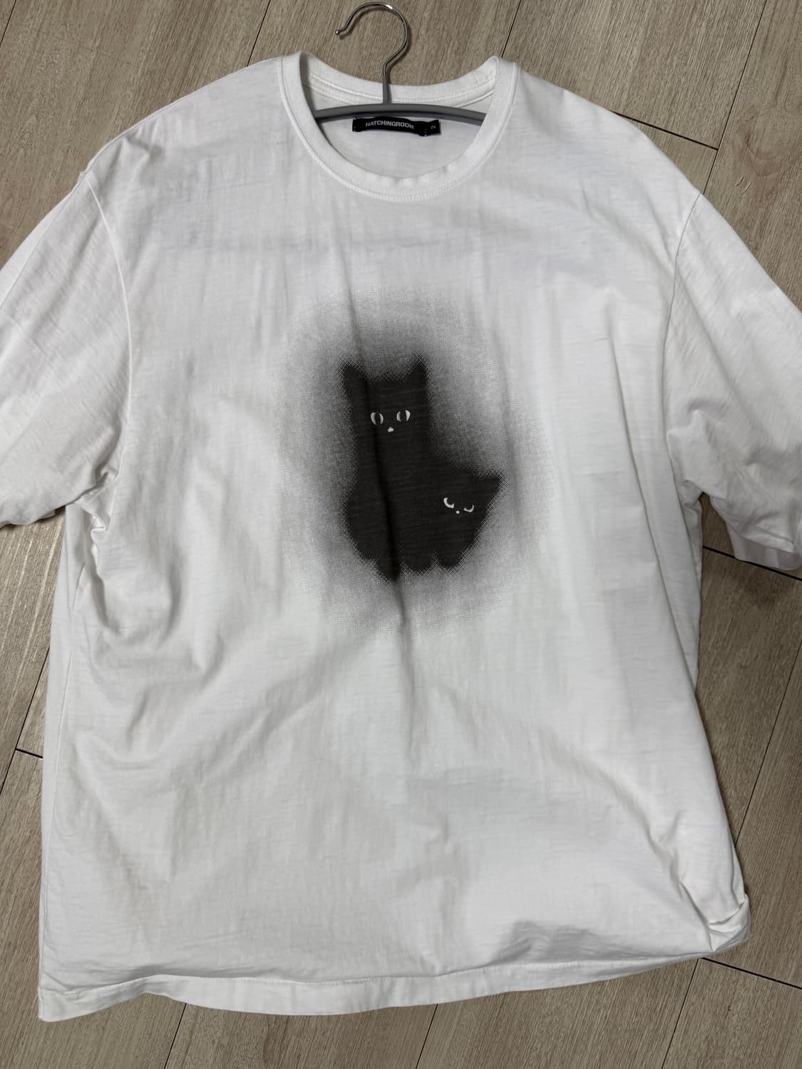해칭룸 고스트캣 티셔츠 상품이미지1