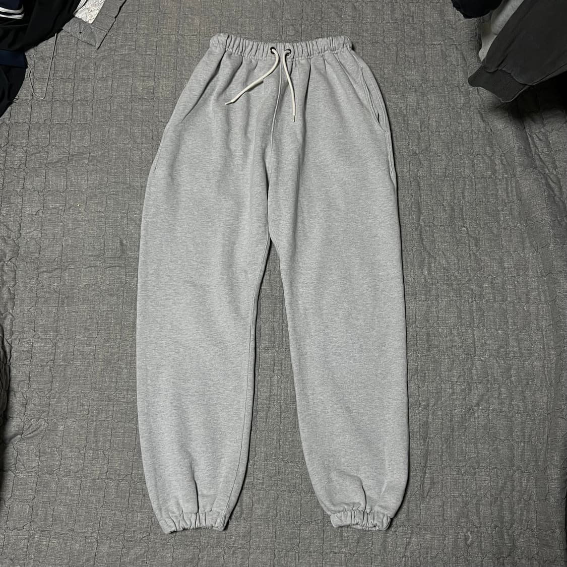 아웃스탠딩 스웻 조거팬츠 M 스웻팬츠 조거팬츠 그레이 회색바지 츄리닝 상품이미지1