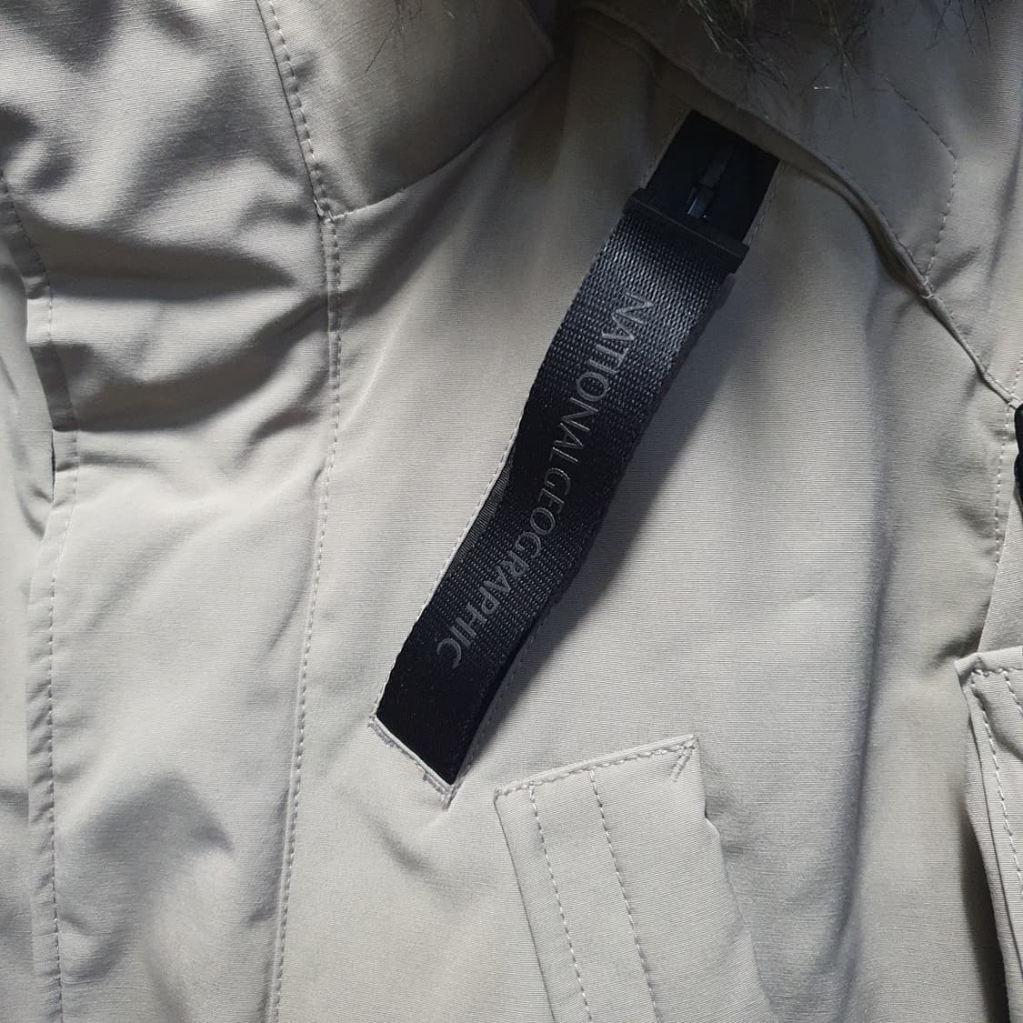 내셔널지오그래픽 남성 타루가 덕다운 패딩  상품이미지4