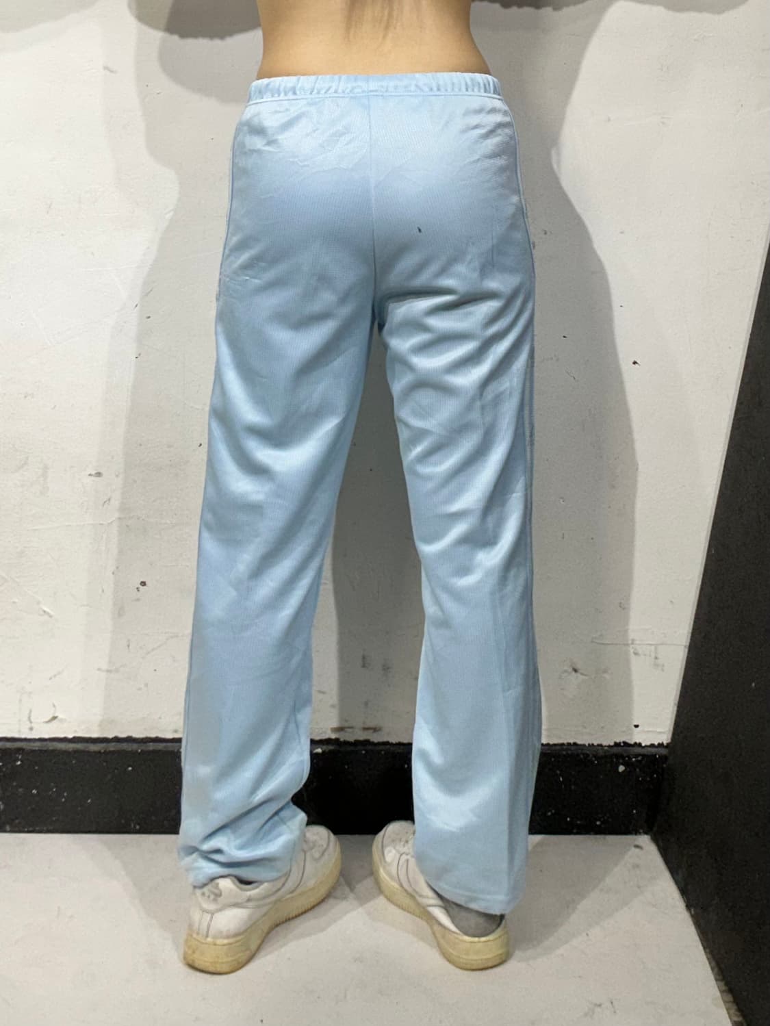 아디다스 대대장 스카이 블루 삼선 와이드 트레이닝 팬츠 상품이미지3