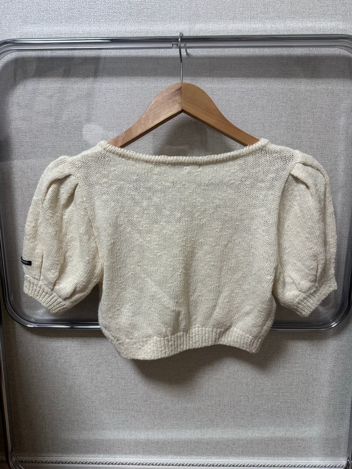 Mischief 미스치프 퍼프 니트 크롭탑 (화이트,네이비) 상품이미지6