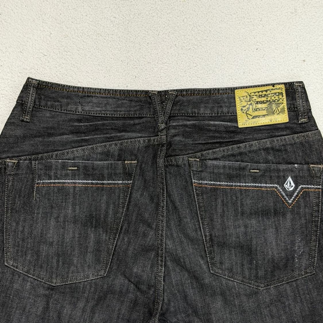 볼컴 스트레이트핏 워싱 데님팬츠 블랙 36 상품이미지9