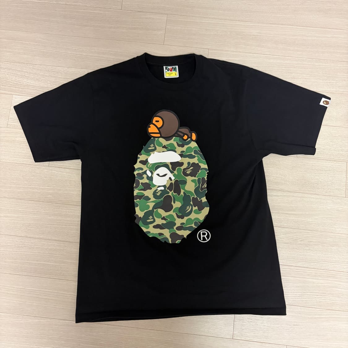 베이프 반팔티 (L) 급처 상품이미지1