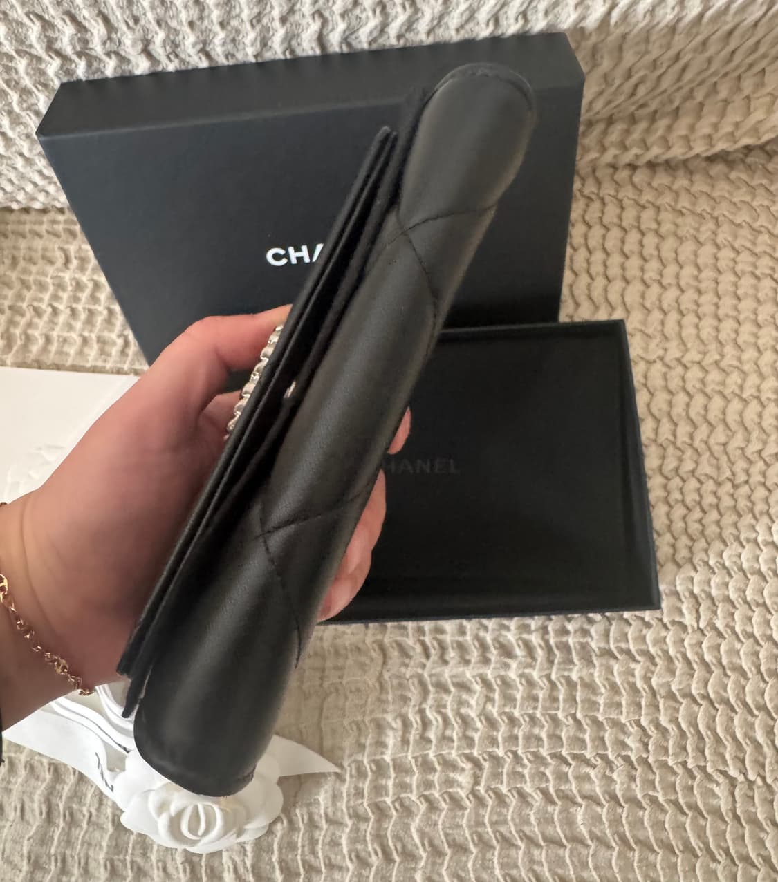 샤넬19 플랩 블랙 중지갑 미사용 새상품 상품이미지4