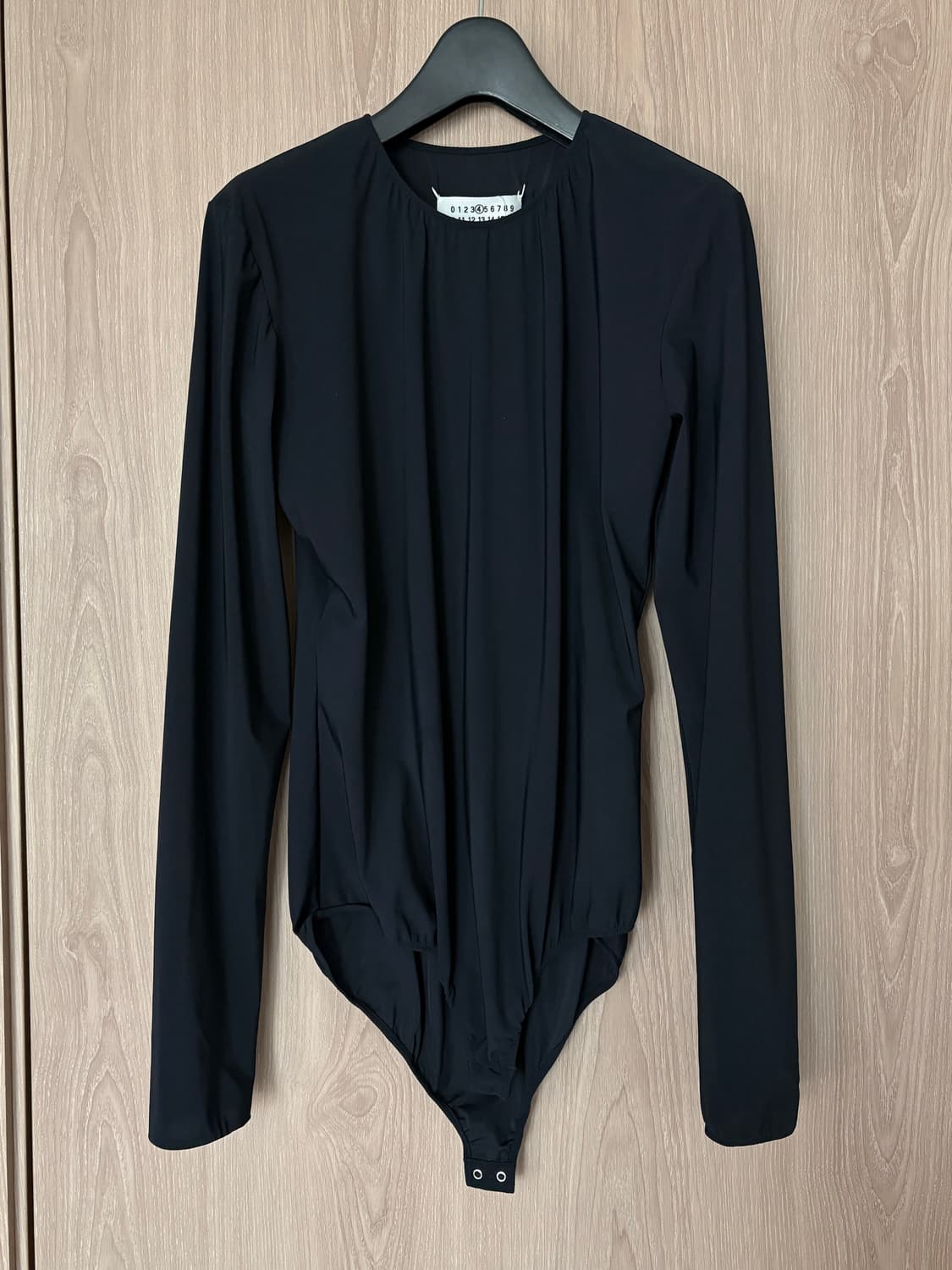 마르지엘라 블랙 라운드넥 바디수트 IT46 상품이미지1