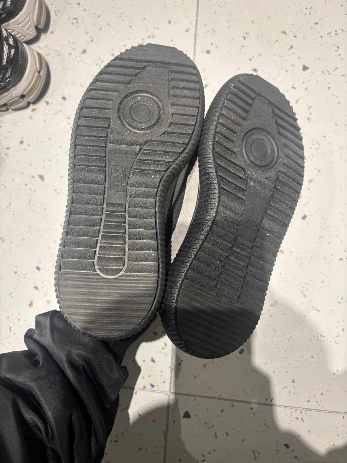 오니츠카타이거 델리시티 245 상품이미지2