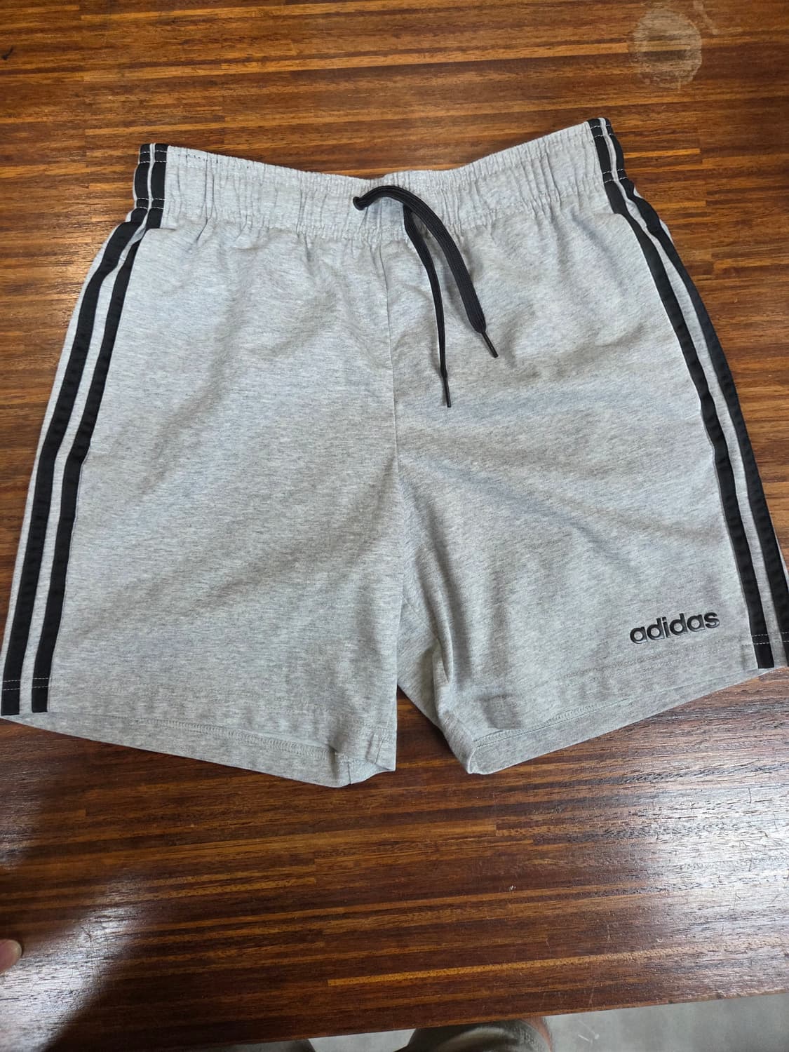아디다스 에센셜 삼선 쇼츠반바지 L 상품이미지1