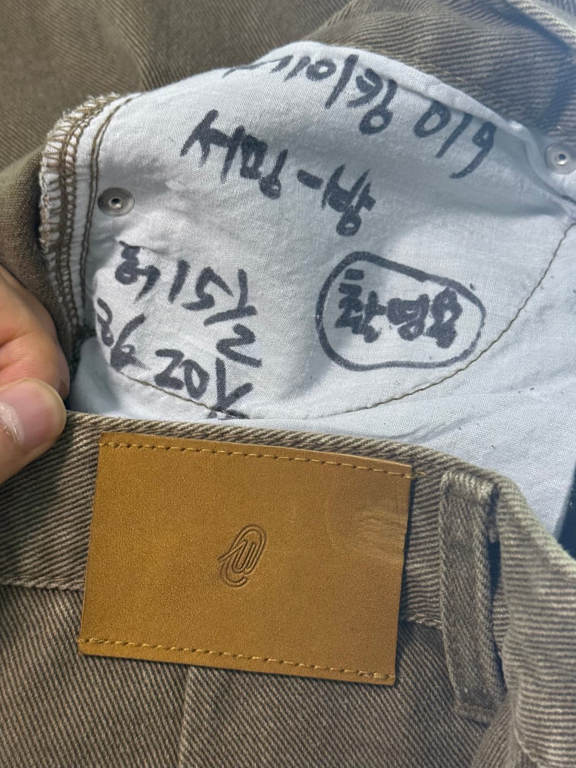 유라고 브라운 갈색 샌드 빈티지 데님 베이지 가죽 탭 버뮤다 28 29 상품이미지6