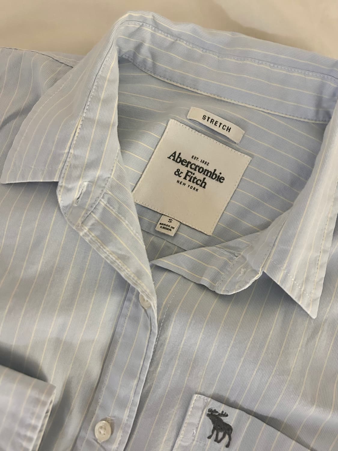 아베크롬비 슬림핏 스트라이프 핀터깔 셔츠 베이비 블루 상품이미지3
