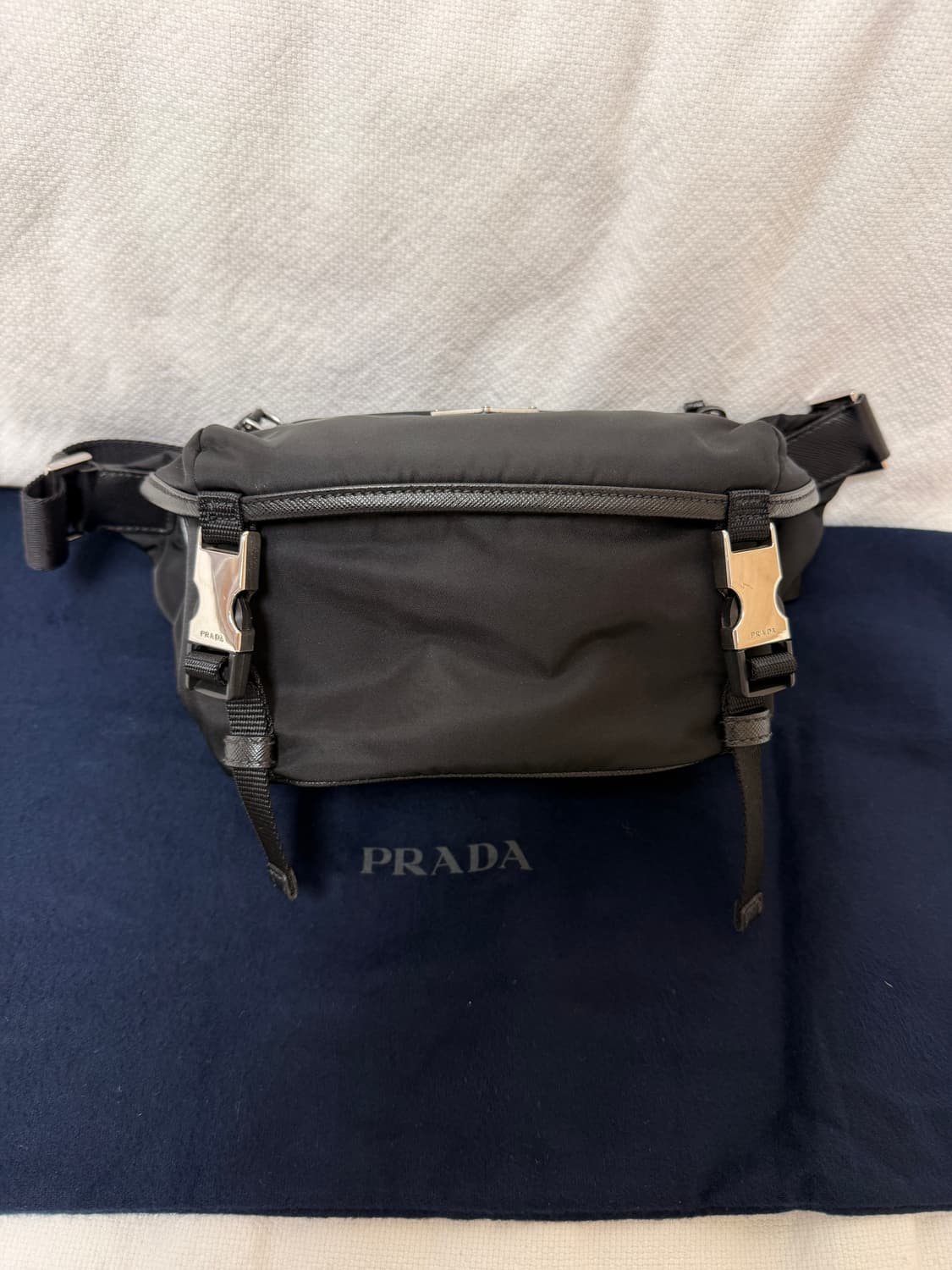 프라다 바이커백 스몰(미니) 팝니다 상품이미지2