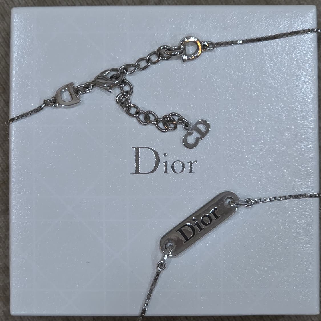 디올 은장 가로 플레이트 (가로바) dior 로고 목걸이 상품이미지1