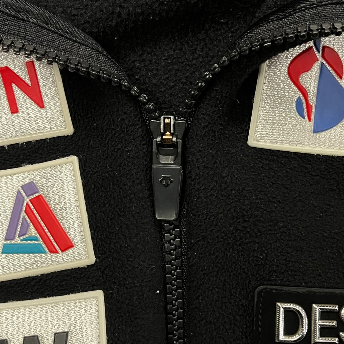 [정품/95] 데상트 스키 후드집업 블랙 패치 b10 상품이미지7