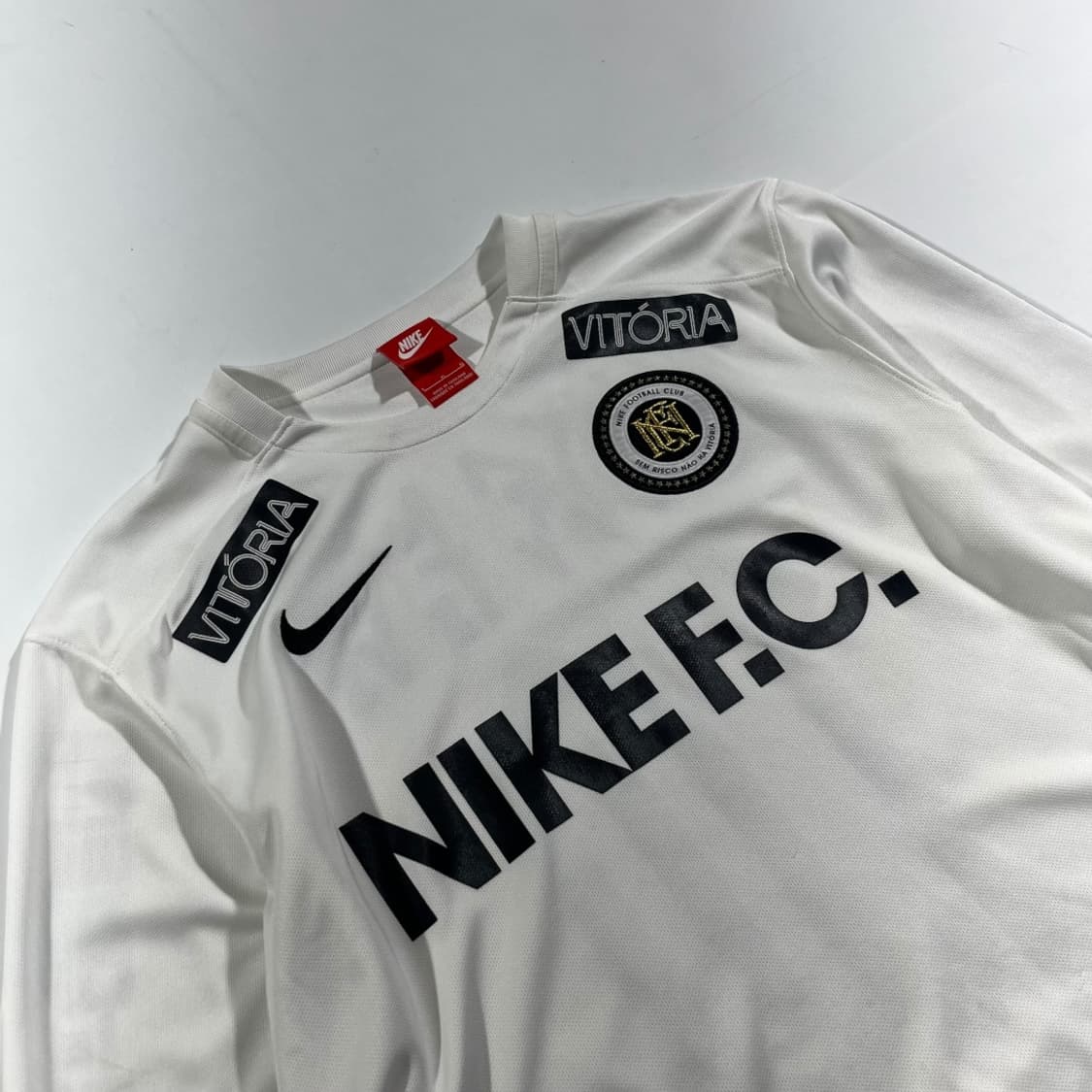 [NIKE] 나이키 F.C. 레터링 프린팅 드라이핏 고프코어 롱슬리브 상품이미지3