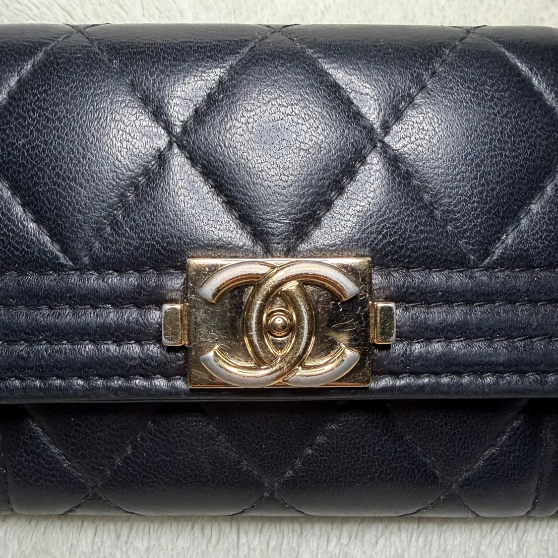 샤넬 보이샤넬 금장 램스킨 카드지갑 상품이미지3