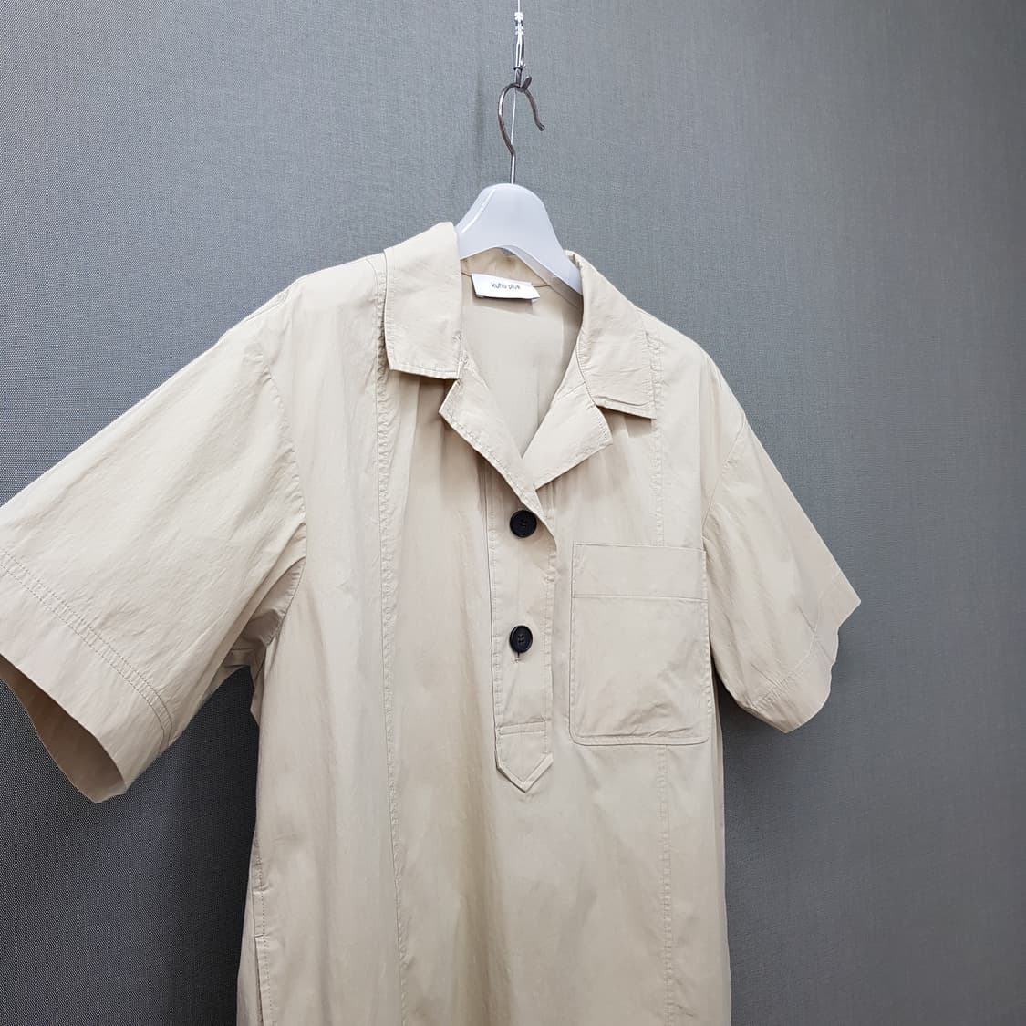 구호 플러스2022 오픈카라 반팔 원피스 1사이즈 상품이미지3