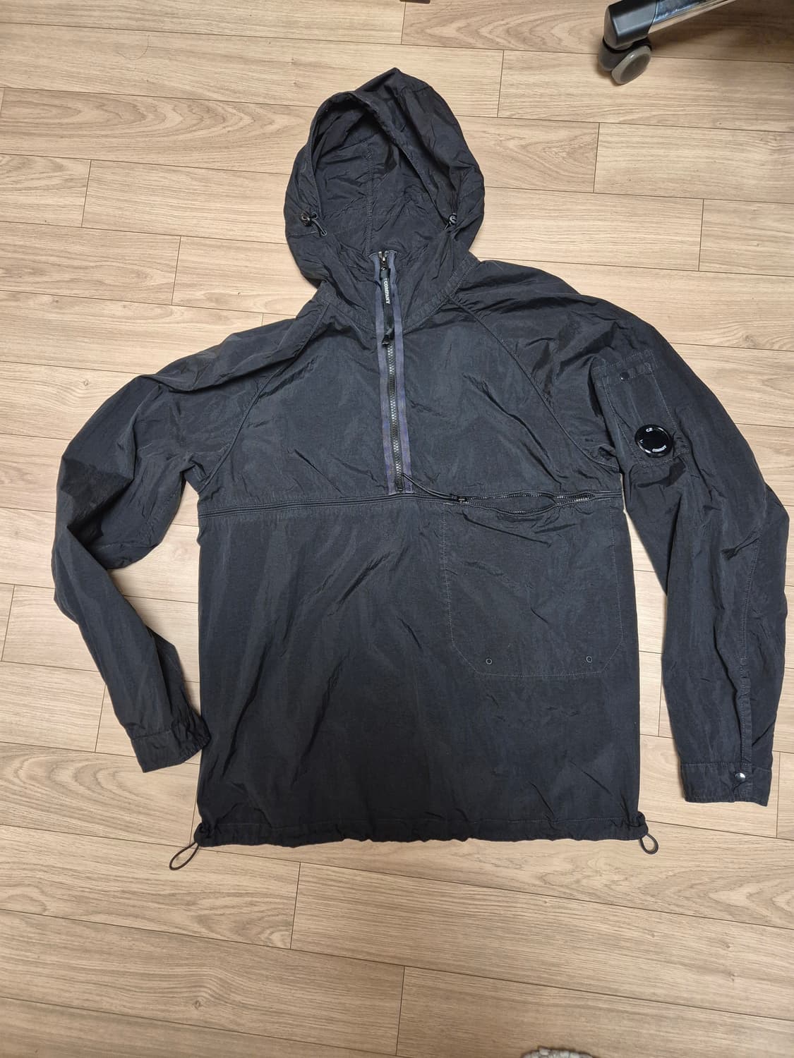 cp컴퍼니ㅂㅏ람막이 하프집업 M  상품이미지1