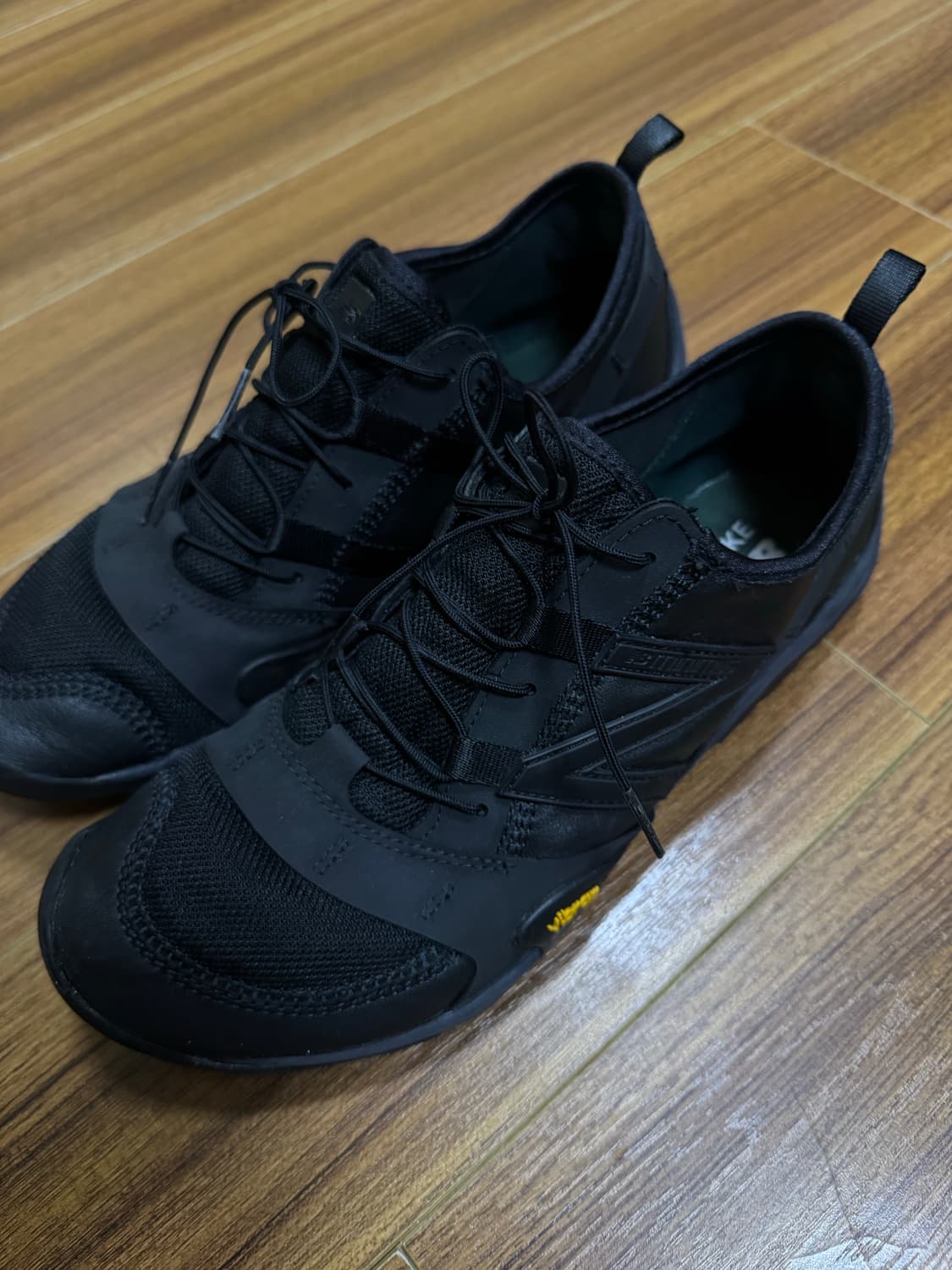 [260] 이세이미야케x뉴발란스 MT10O 블랙 팝니다 상품이미지3