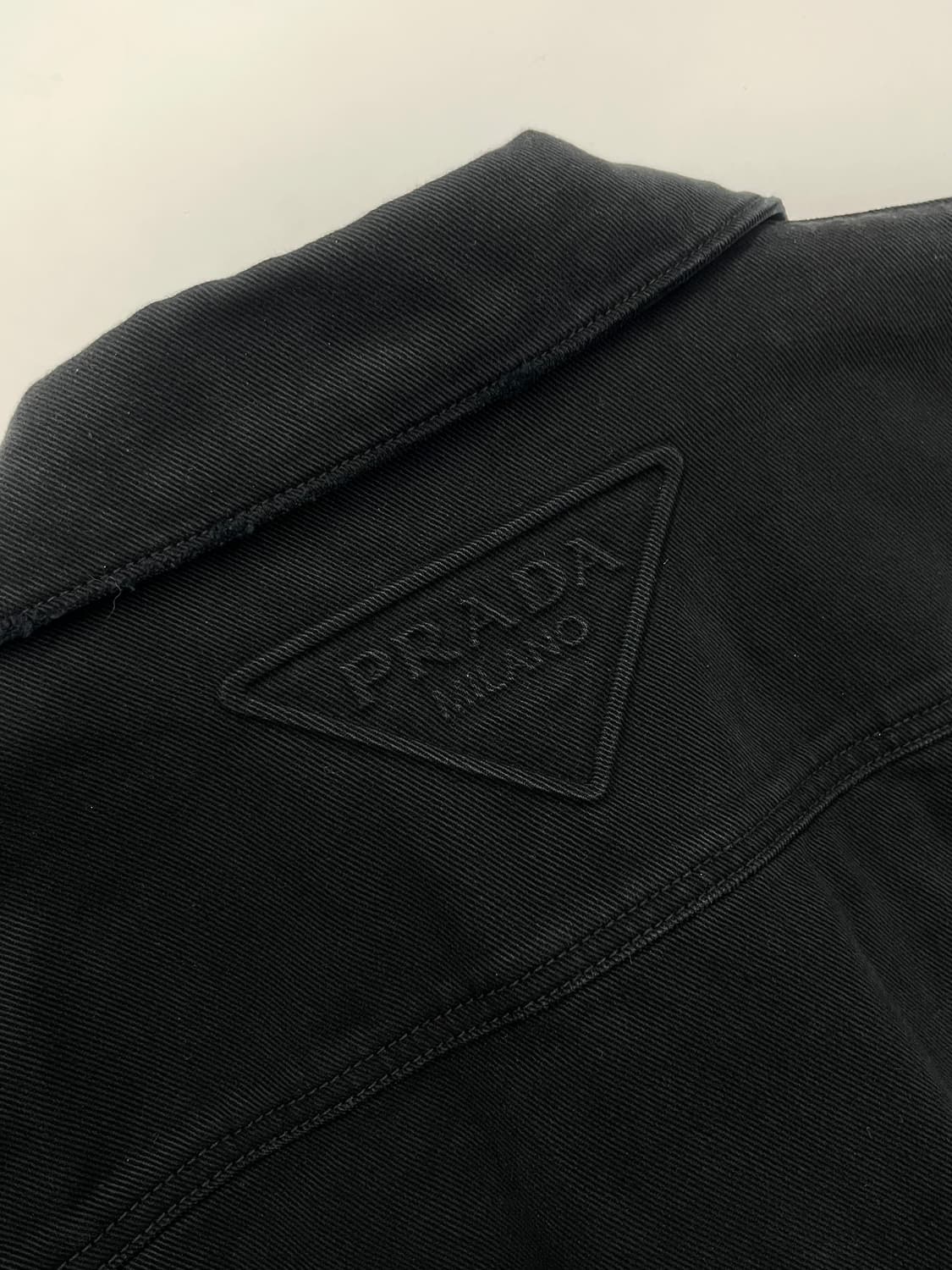 프라다 삼각로고 셔츠 반팔 [오버핏M사이즈] 상품이미지1