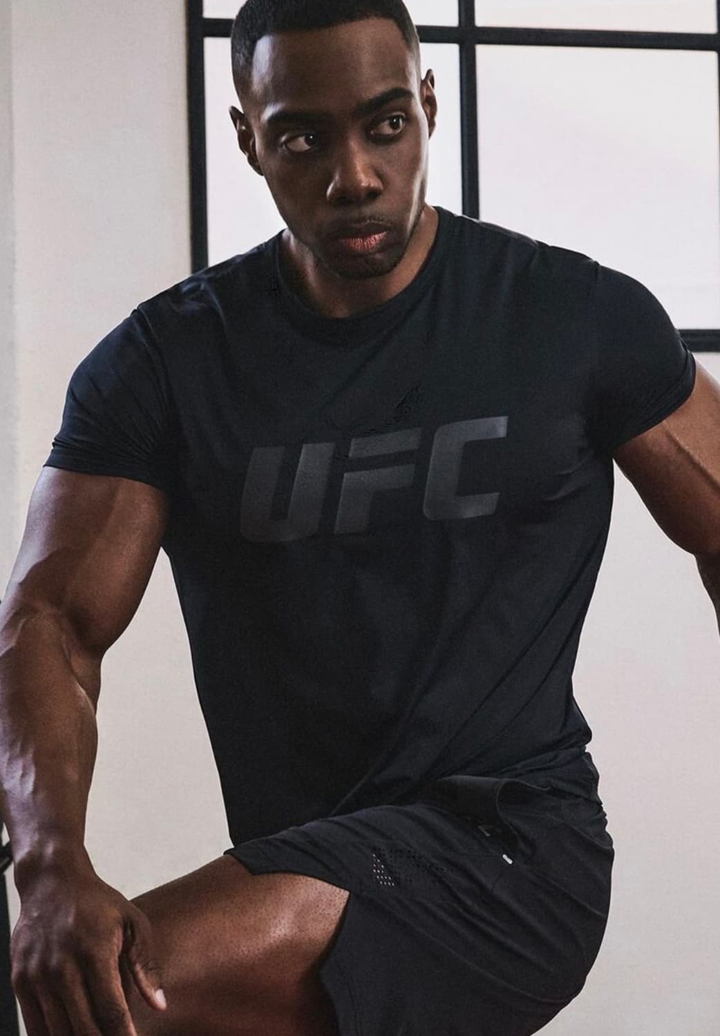 (새상품 3XL) UFC 텐션 빅로고 머슬핏 기능성 반팔 티셔츠 상품이미지1