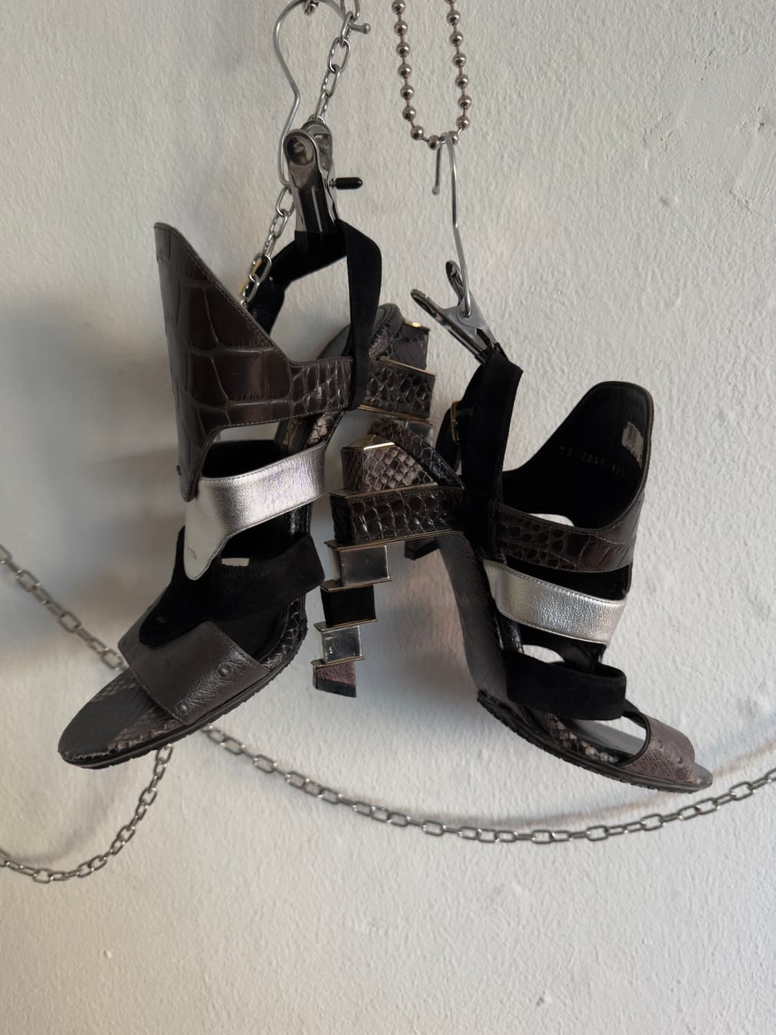 살바토레 페라가모 런웨이 스트럭쳐 패치워크 힐 상품이미지1