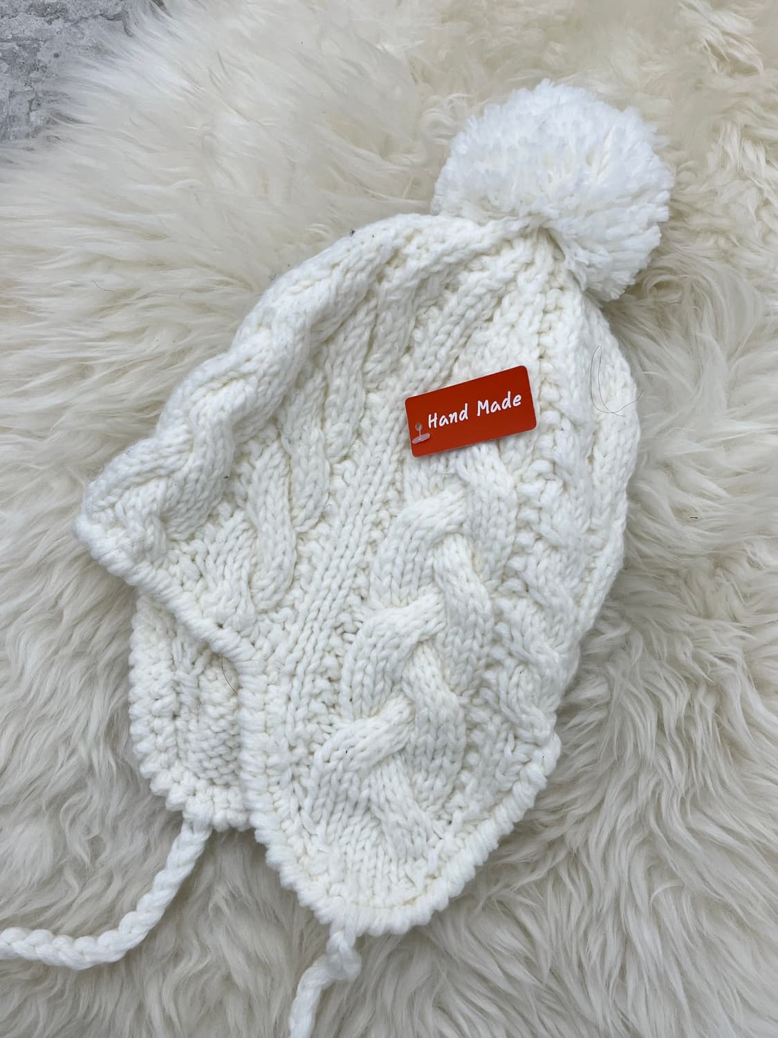 퓨어 화이트 이어플랩 방울 비니 상품이미지4