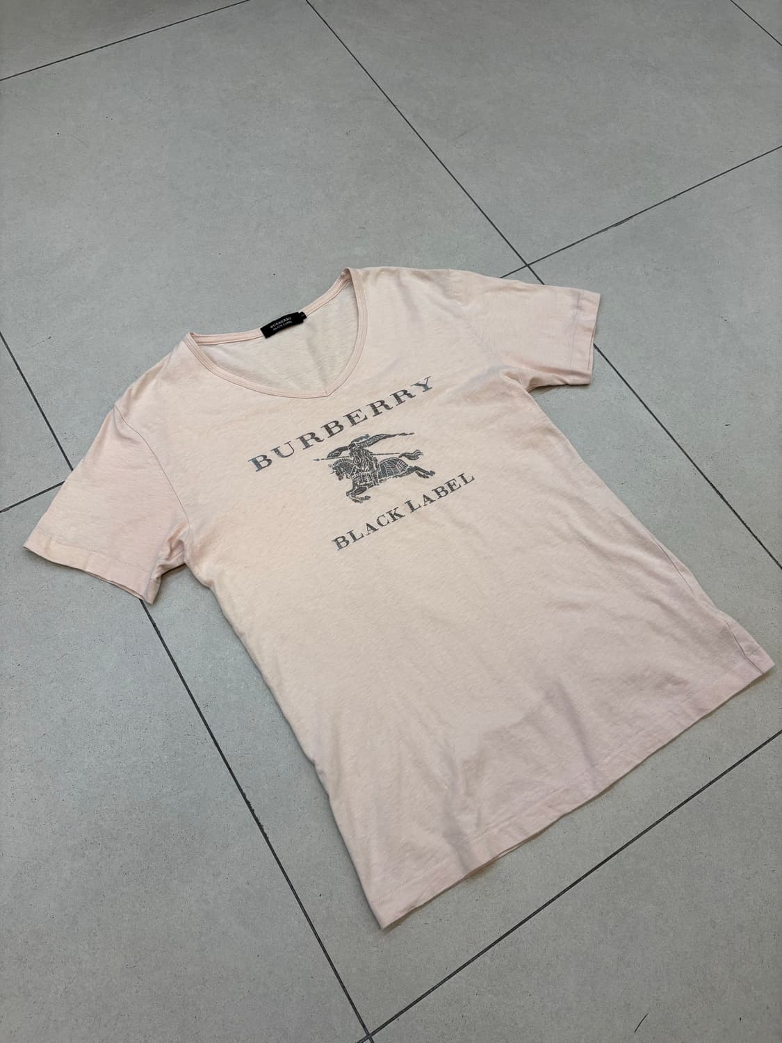 버버리 블랙라벨 브이넥 핑크 반팔티셔츠 상품이미지2