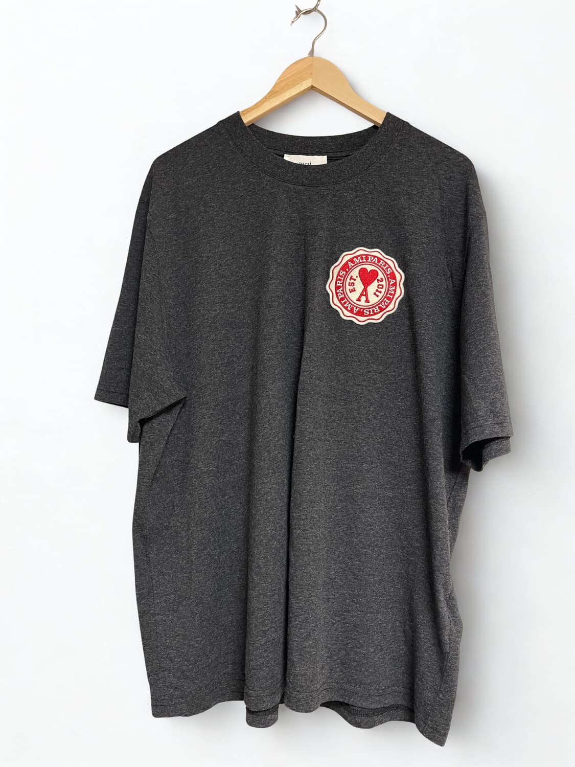 아미 AMI 패치 로고 반팔 티셔츠 차콜 상품이미지1