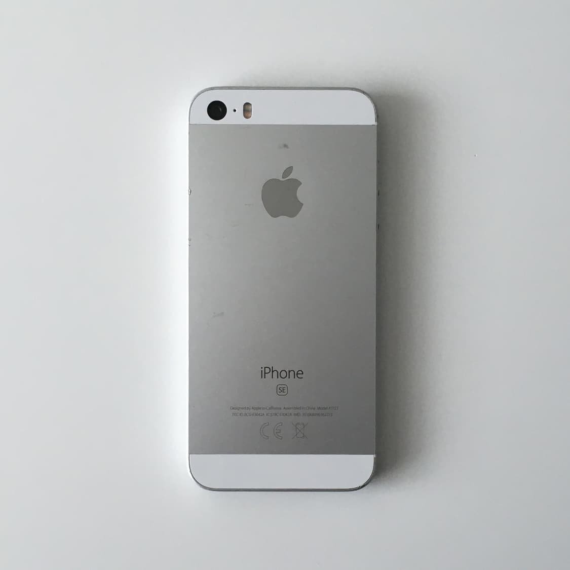 아이폰 se 실버 배터리 92% 상품이미지1