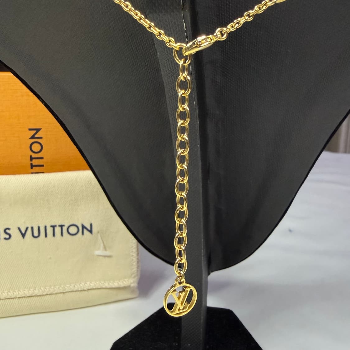 루이비통 LV 아이코닉 네클리스 골드 목걸이 M00596 상품이미지9