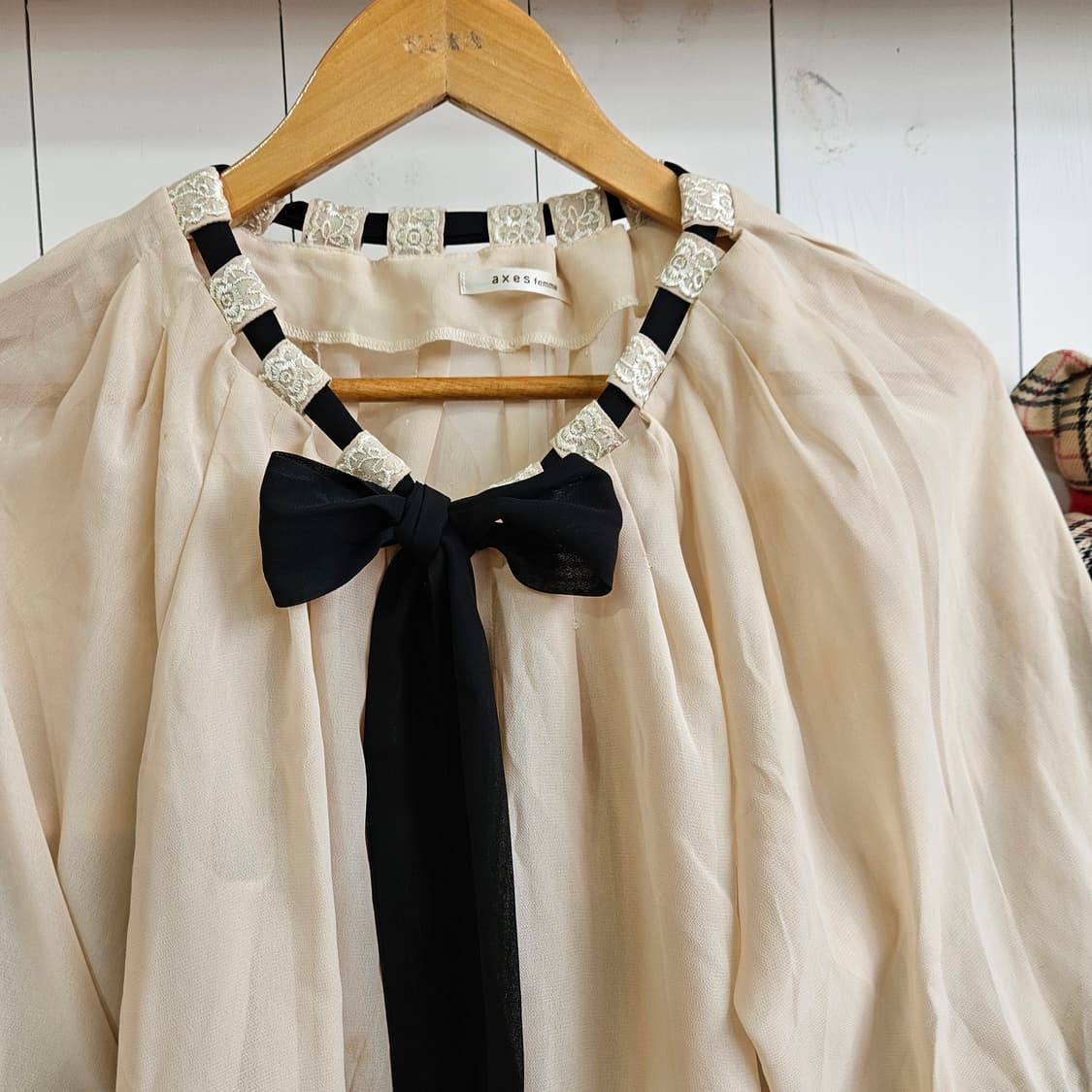 0328(Axes Femme)스트랩 리본 쉬폰 블라우스 상품이미지3