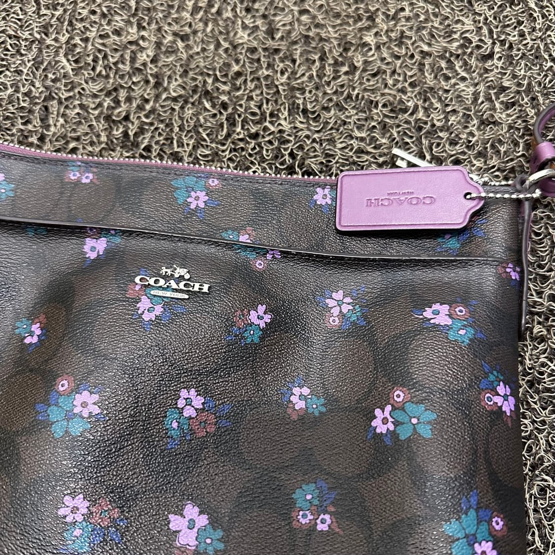 COACH 코치 여성 꽃무늬 미니 크로스백 가방 상품이미지3