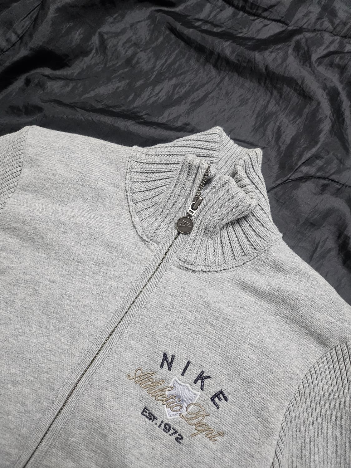 Nike 딱붙핏 그레이 시보리 니트 집업 상품이미지4